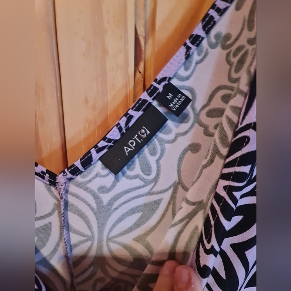 Apt 9 Double V Wrap Front Modern Floral Deco Print Size M - Picture 2 of 4